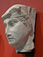 Statue, Tetes d'homme barbu et de femme coiffee d'un chapeau (Nicola Pisano, v 1265, Marbre)(1)